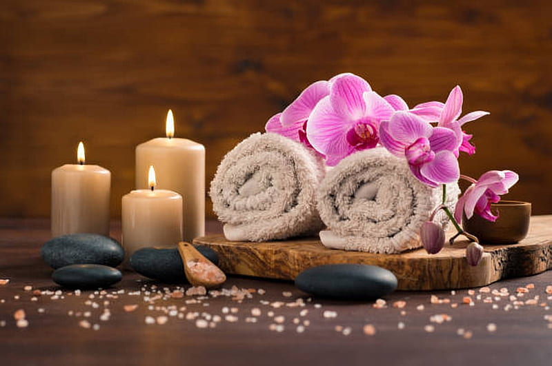 Boost your immediate cash flow with pre-purchased spa and massage packages. Expand your customer base and foster loyalty by integrating the digital loyalty card into your spa experience.